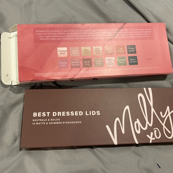 Mally Best Dressed Lids Neutrals & Bolds 14 Matte & Shimmer Eyeshadows - Picture 4 of 5